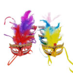 MASCHERA CON PIUME COLORI ASSORTITI - immagine 2